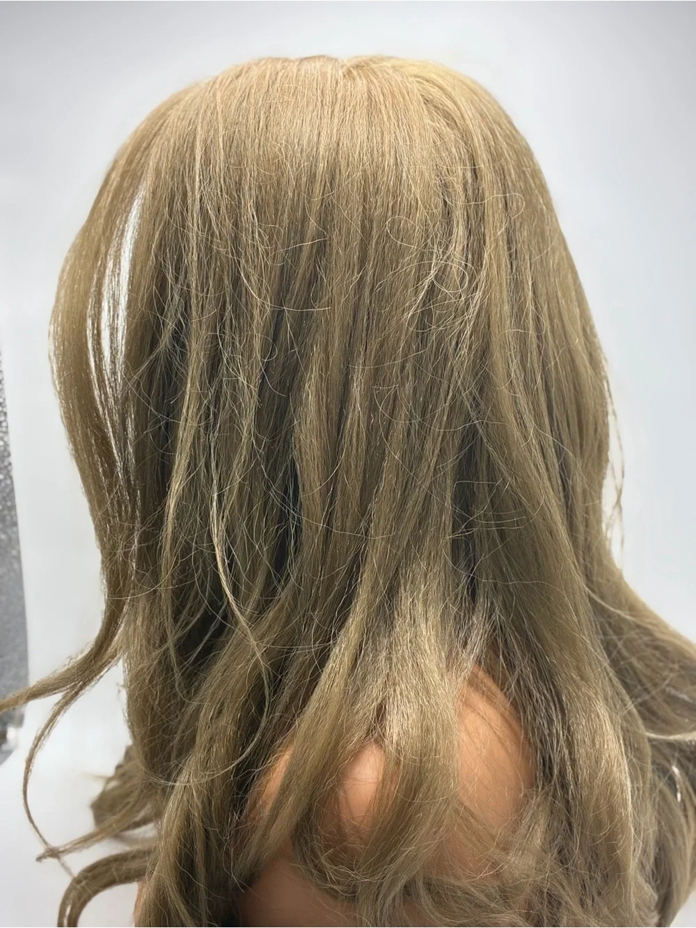 Long Wavy Women's Wig in Honey Blonde - Natural Look. Synthetic